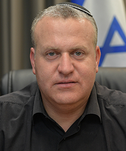 אלעזר במברגר | צילום: ברונו שרביט, לעמ 